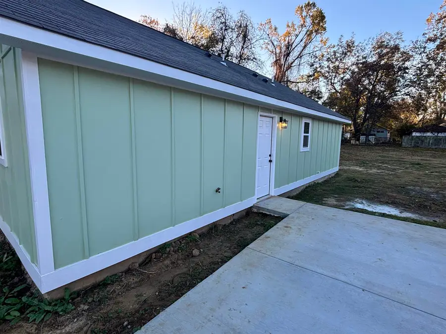 581 GILLEAS RD, Memphis, TN 38109 - Image #2