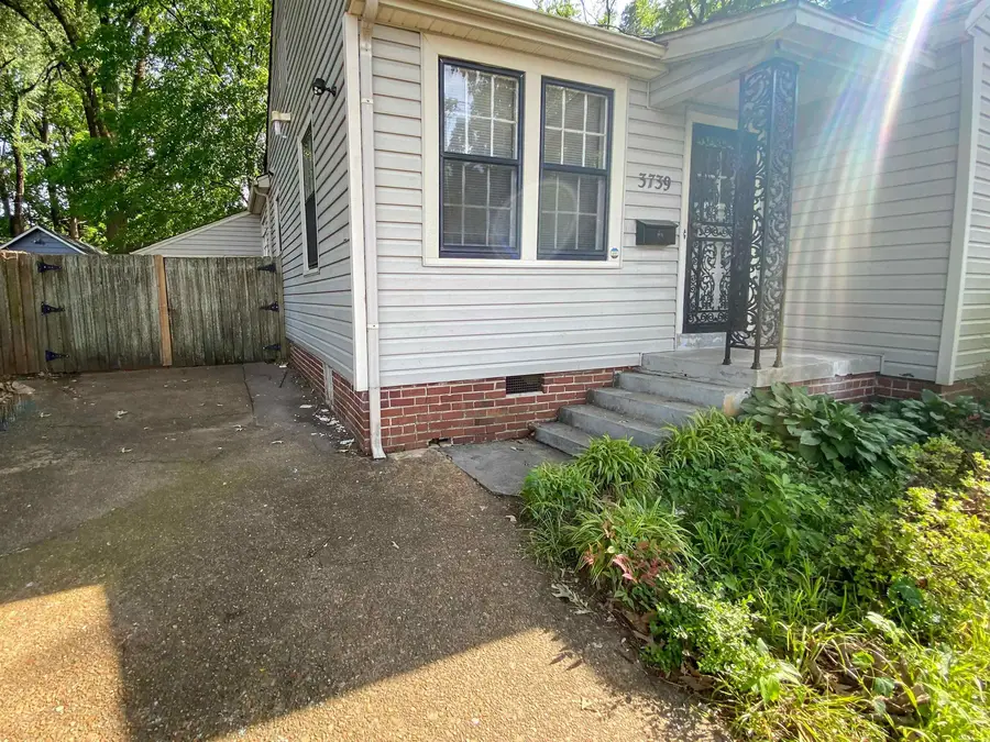 3739 SPOTTSWOOD AVE, Memphis, TN 38111 - Image #2