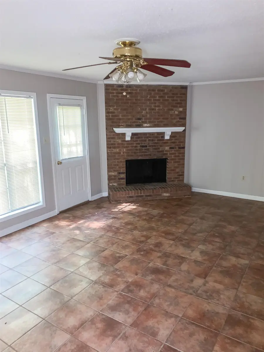 4409 E HUNTERS GLEN DR, Memphis, TN 38128 - Image #2