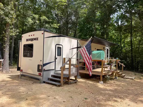 895 TOM BAKER RD, Clifton, TN 38425