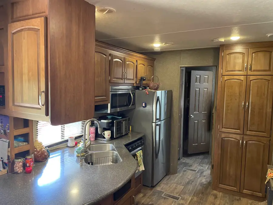 895 TOM BAKER RD, Clifton, TN 38425 - Image #2