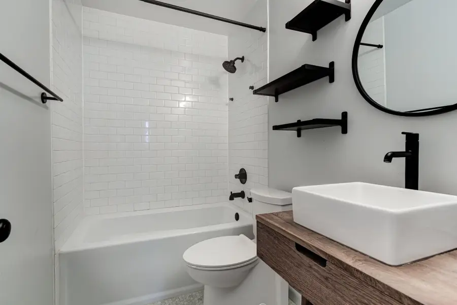 218 S WALNUT BEND RD, Cordova, TN 38018 - Image #3