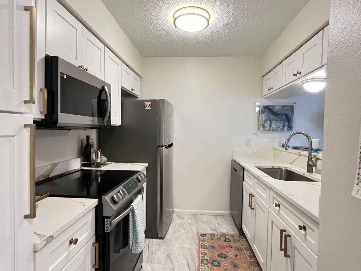 6681 WHISPERING OAK PL, Memphis, TN 38120 - Image #1