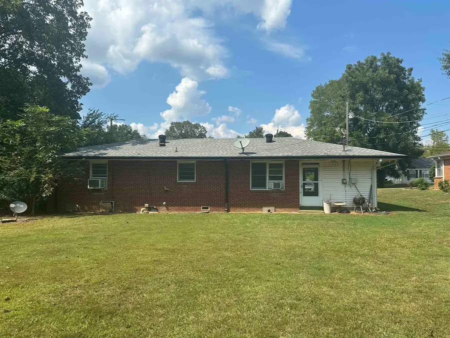 140 SHAW LN, Savannah, TN 38372-9999 - Image #2