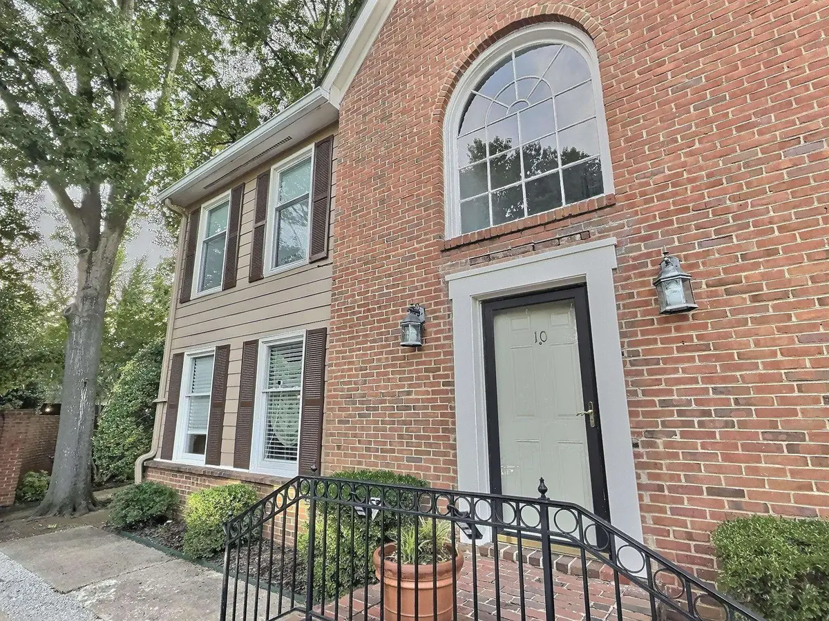10 S IDLEWILD ST #2, Memphis, TN 38104 - Image #1