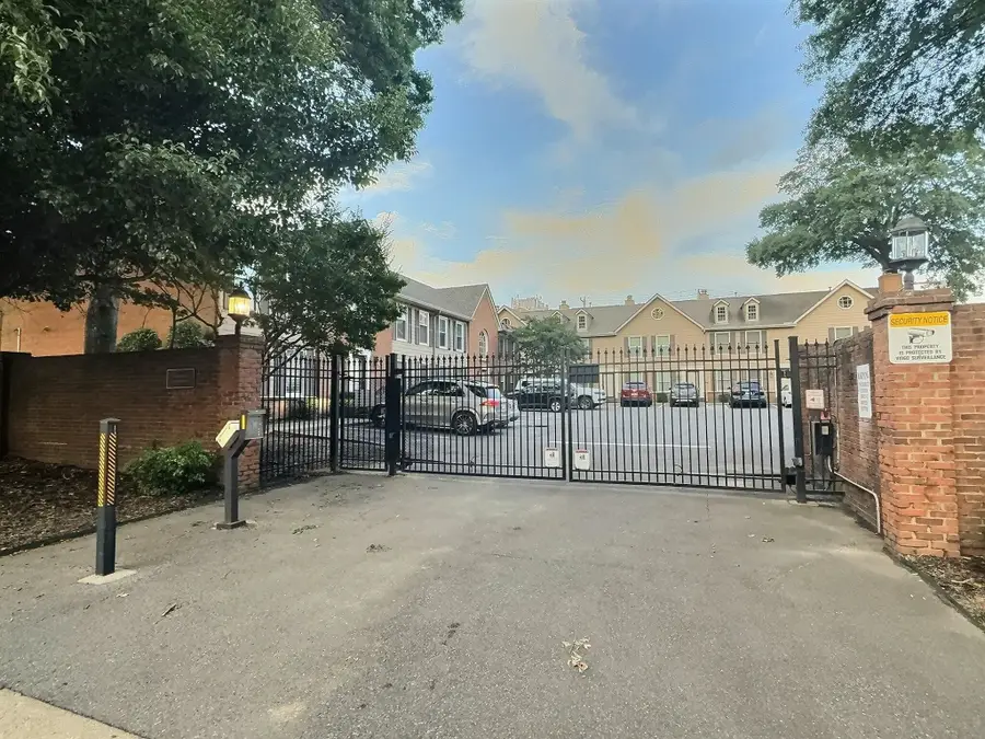 10 S IDLEWILD ST #2, Memphis, TN 38104 - Image #3