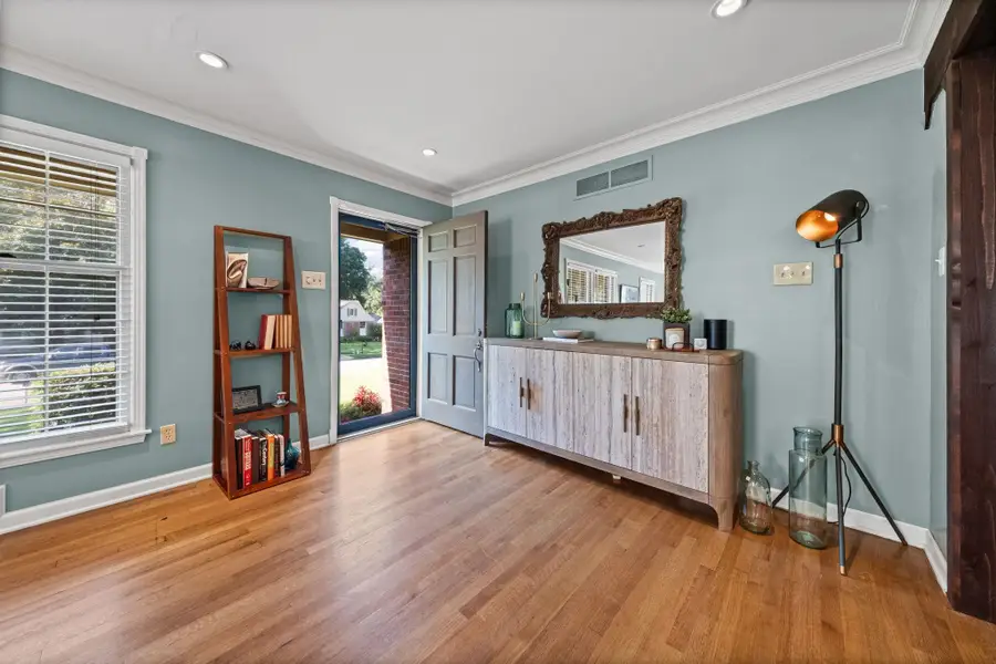 446 ROSSER RD, Memphis, TN 38120 - Image #2