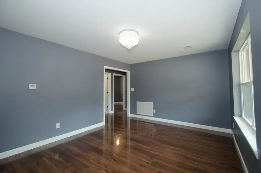 12 E EMORY RD, Memphis, TN 38109 - Image #2