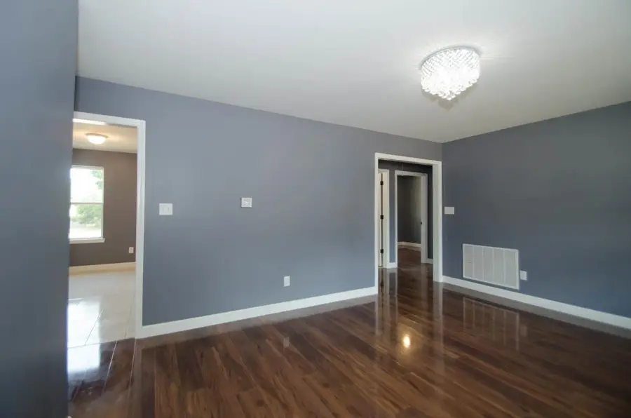 12 E EMORY RD, Memphis, TN 38109 - Image #3