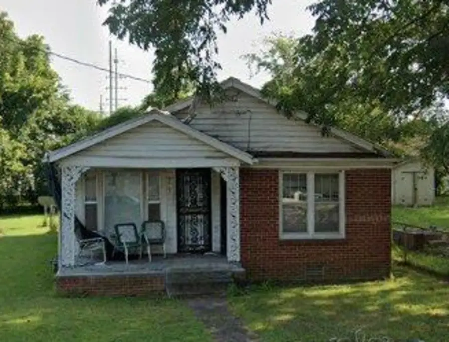 915 SCOTT ST, Dyersburg, TN 38024 - Image #2
