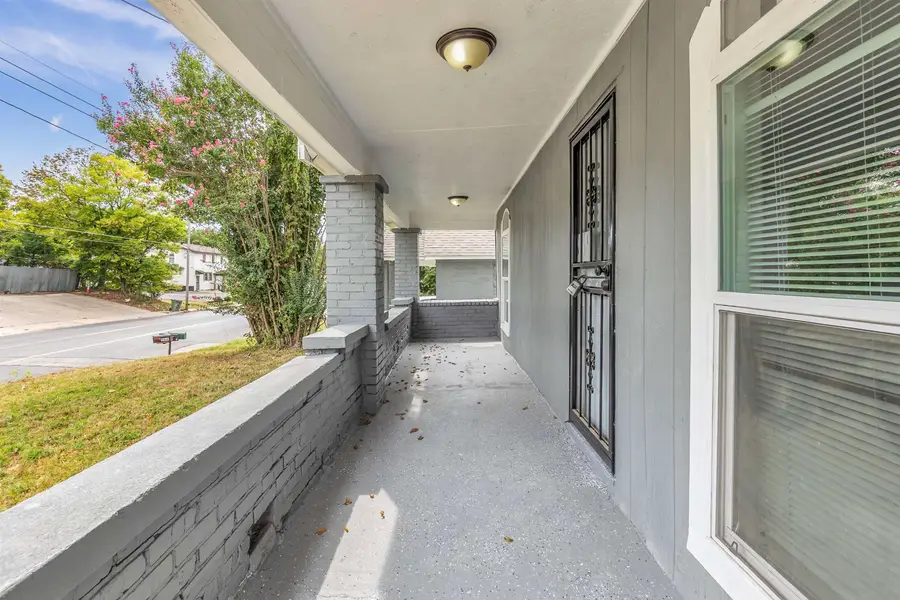 560 W PEEBLES RD, Memphis, TN 38109 - Image #3