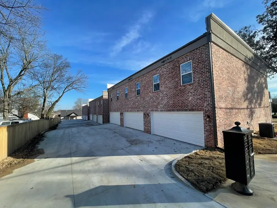 296 E WASHINGTON AVE, Covington, TN 38019 - Image #2