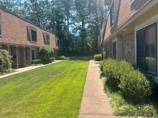 6617 S POPLAR WOODS CIR #2, Germantown, TN 38138 - Image #2