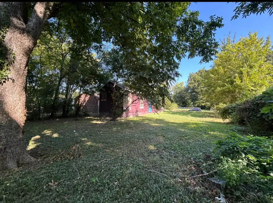 2305 ELDRIDGE AVE, Memphis, TN 38108 - Image #3