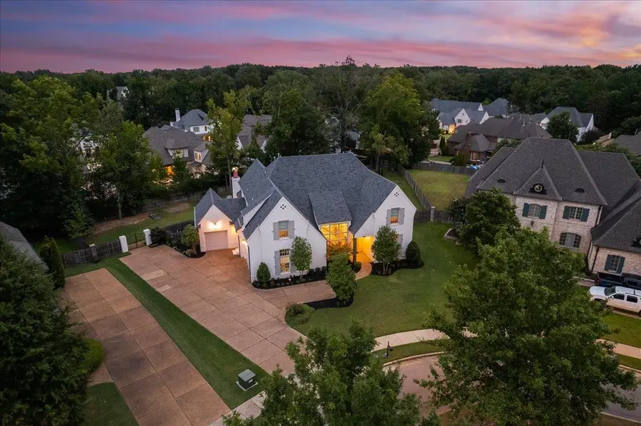 10394 N DUNCAN WOODS DR, Collierville, TN 38017 - Image #2