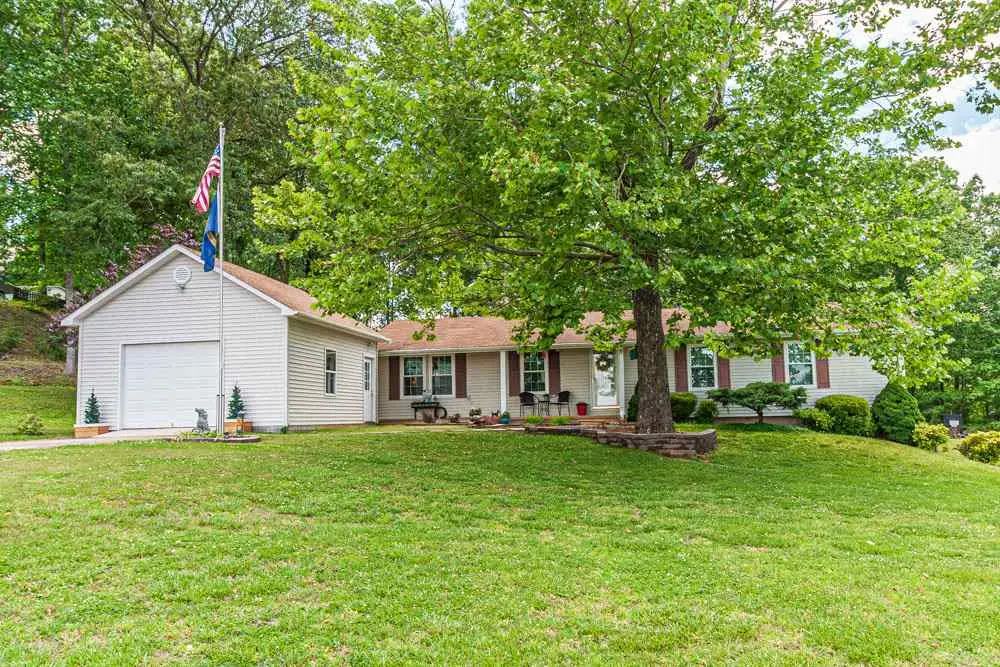 718 CRABTREE RD, Selmer, TN 38375 - Image #1