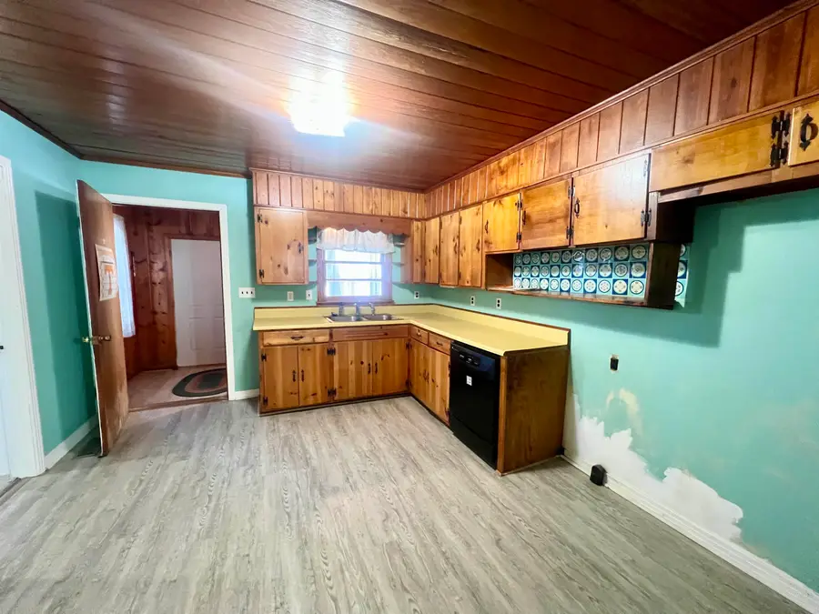 123 N MAGNOLIA ST, Adamsville, TN 38310 - Image #2