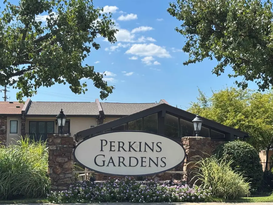 455 S PERKINS RD #3, Memphis, TN 38117 - Image #2