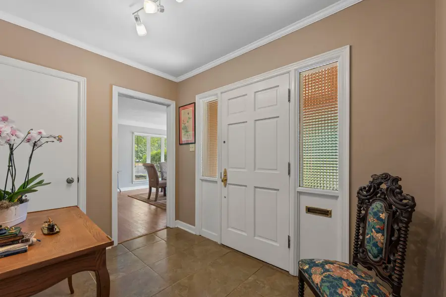 219 N ROSE RD, Memphis, TN 38117 - Image #2