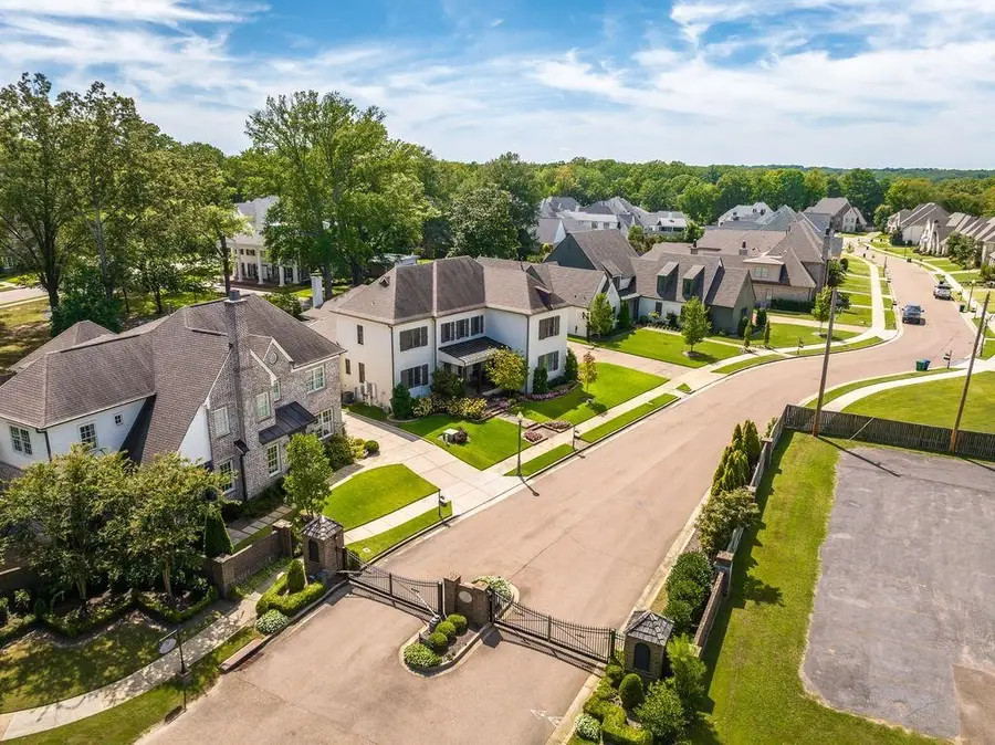 9079 WINSTON WOODS CIR N, Germantown, TN 38139 - Image #3