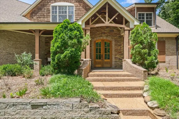 105 ASTON CROSS DR, Eads, TN 38028