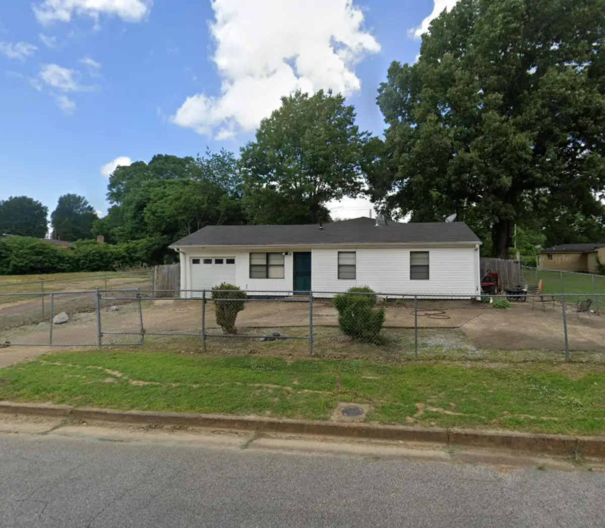 386 MCFARLAND DR, Memphis, TN 38109 - #1
