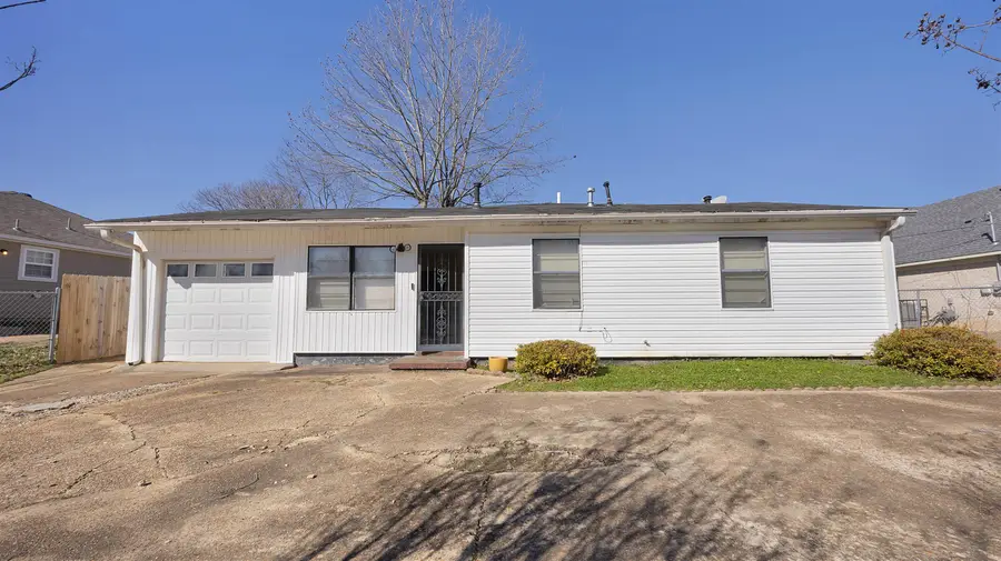 386 MCFARLAND DR, Memphis, TN 38109 - #3