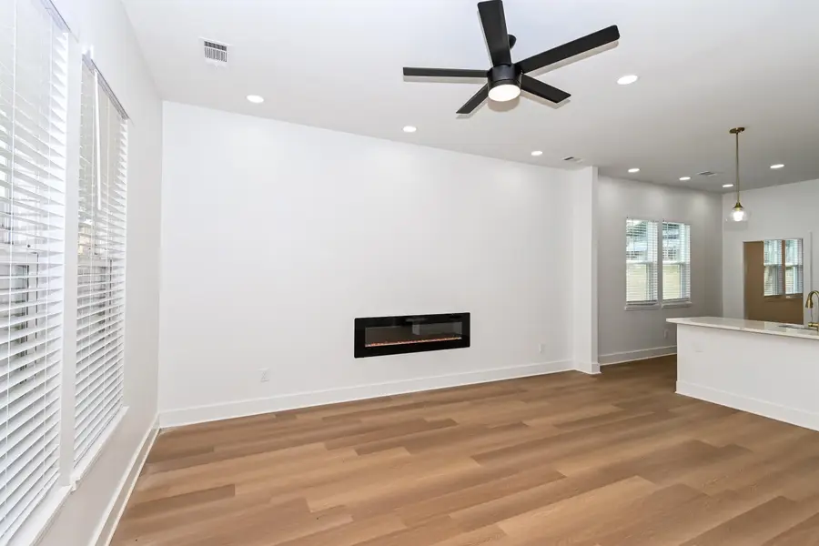 213 N WATKINS AVE, Memphis, TN 38104 - #3