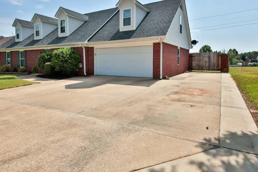 196 BLOOMINGTON DR, Brighton, TN 38011 - Image #2