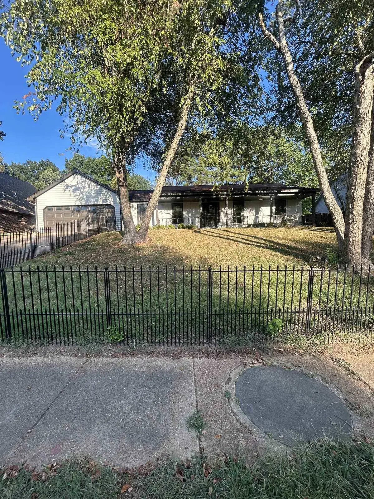 1012 HUNTERS POINT DR, Cordova, TN 38018 - Image #1