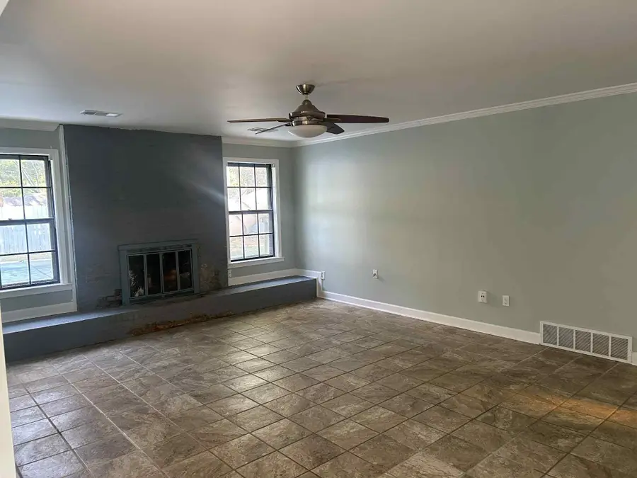 1012 HUNTERS POINT DR, Cordova, TN 38018 - Image #3