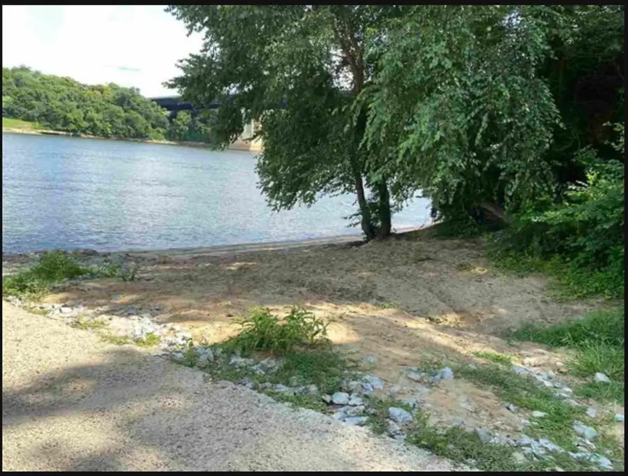 100 CAMERON LN, Savannah, TN 38372 - Image #2