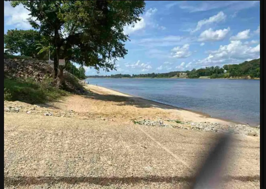 100 CAMERON LN, Savannah, TN 38372 - Image #3