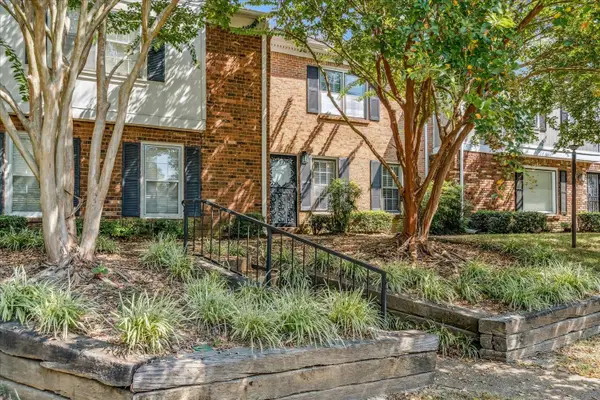 6976 COUNTRY RD #34, Germantown, TN 38138