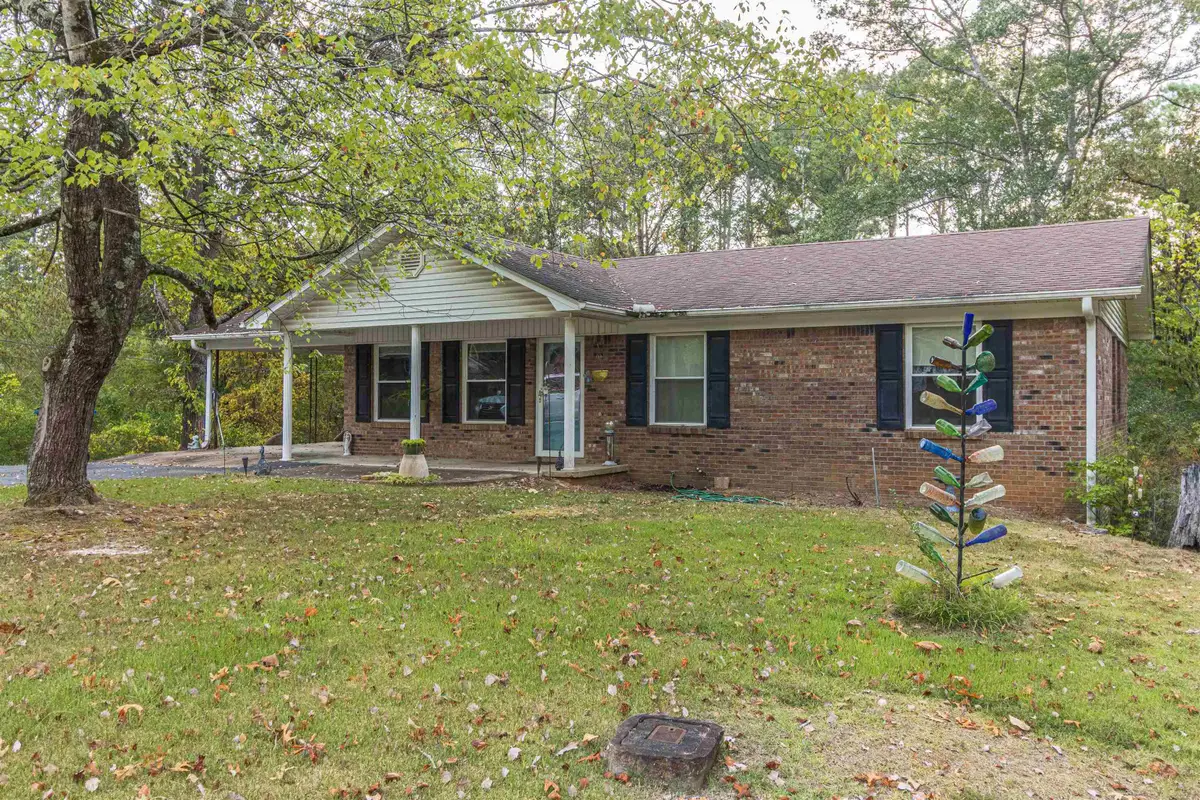 260 MITCHELL DR, Selmer, TN 38375 - Image #1