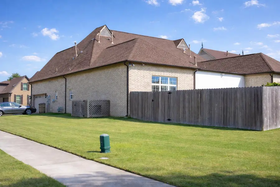 9605 GRAYS MEADOW DR, Cordova, TN 38018 - Image #2