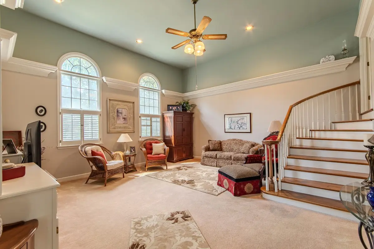 313 COUNTRY CLUB LN, Selmer, TN 38375-1536 - Image #1