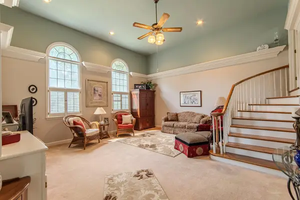 313 COUNTRY CLUB LN, Selmer, TN 38375-1536