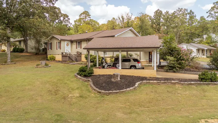313 COUNTRY CLUB LN, Selmer, TN 38375-1536 - Image #3