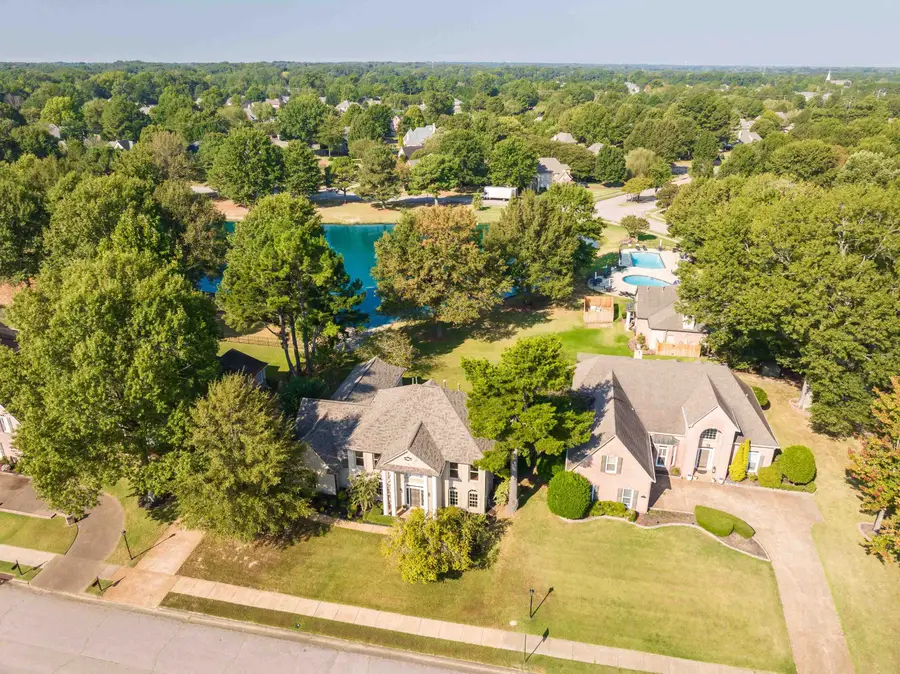 1911 SWYNFORD LN, Collierville, TN 38017 - Image #3