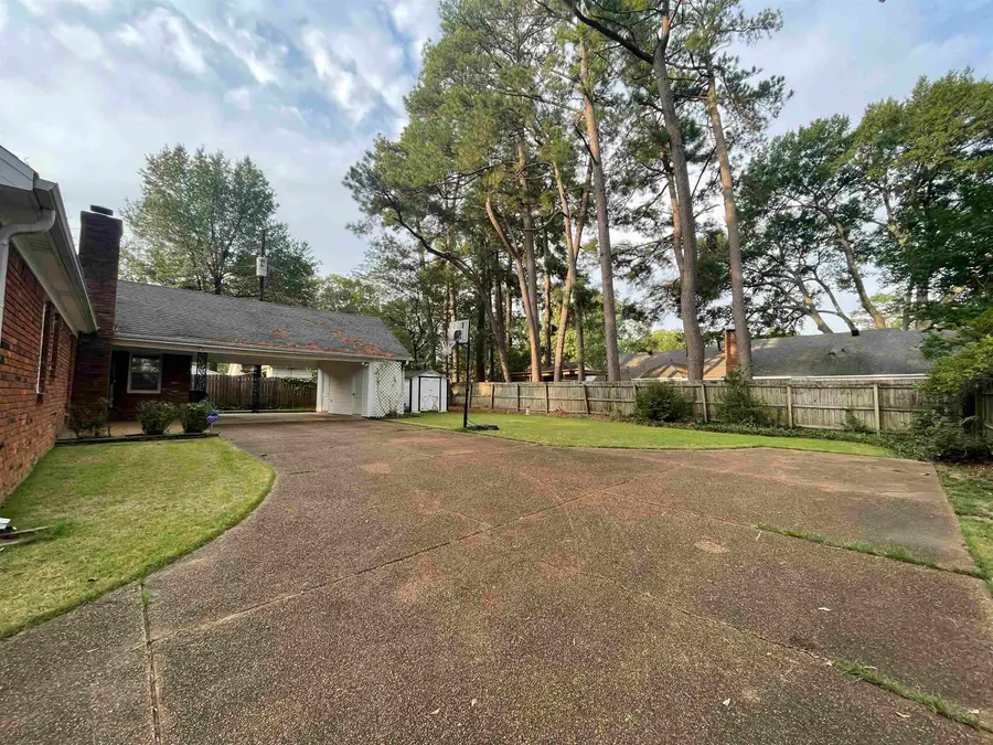 379 MCELROY RD, Memphis, TN 38120 - Image #3