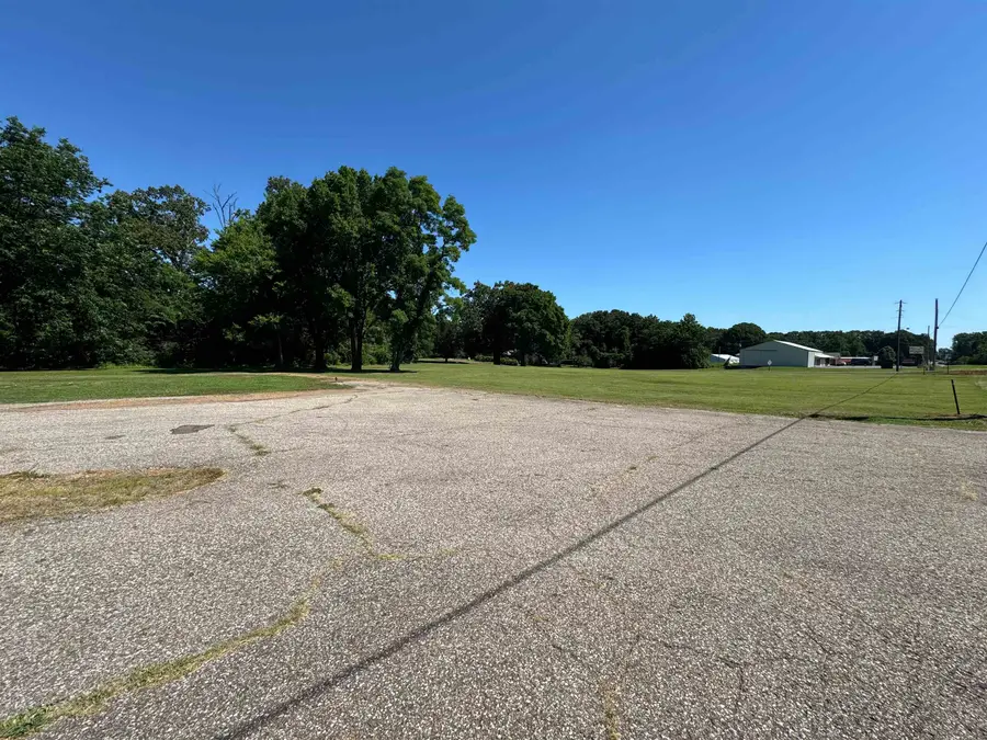 701 TENNESSEE ST, Bolivar, TN 38008 - Image #3