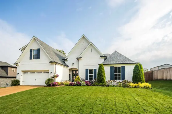 60 LAUREL GLEN DR, Oakland, TN 38060