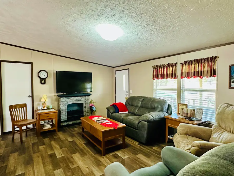 720 DANCER RD, Selmer, TN 38375-5237 - Image #3