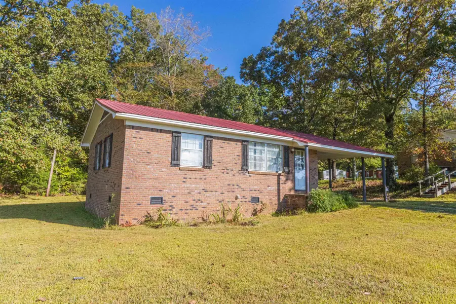 147 JONES ST, Selmer, TN 38375 - Image #2