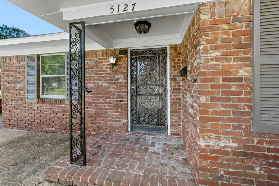 5127 WHITEWAY DR, Memphis, TN 38117 - Image #2