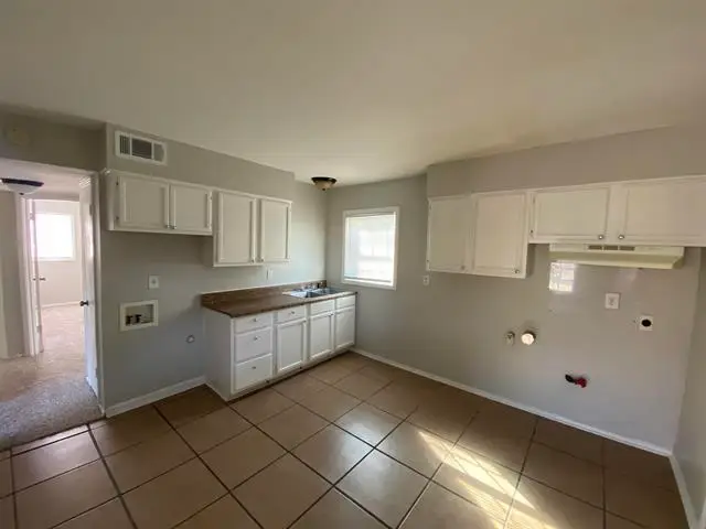 5001 FRANKIE LN, Memphis, TN 38109 - Image #2