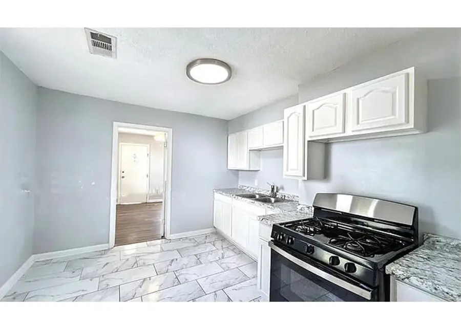 2067 HUBERT AVE, Memphis, TN 38108 - Image #2