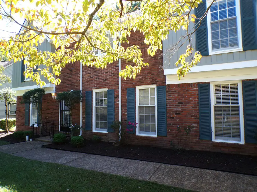 8325 FARMINGTON BLVD, Germantown, TN 38139 - Image #3