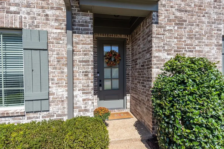 6074 ABIGAIL BLUFFS DR, Bartlett, TN 38135 - Image #2